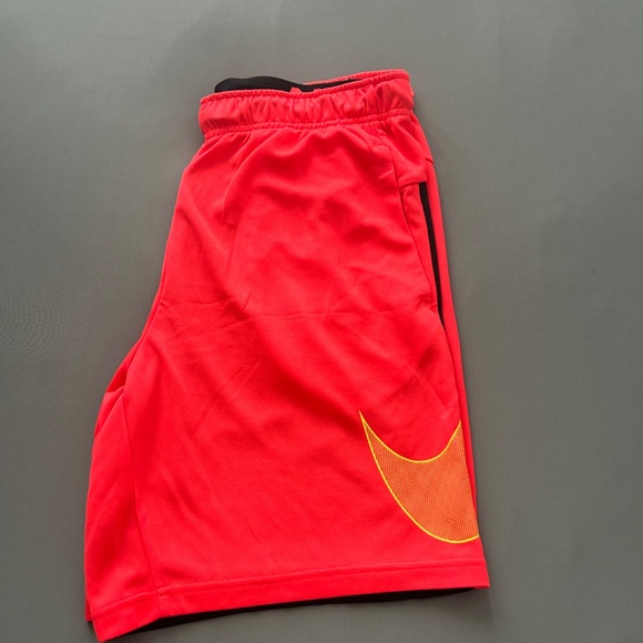Nike Dri-Fit Training Shorts, Men’s large, New with Tags - Picture 3 of 7